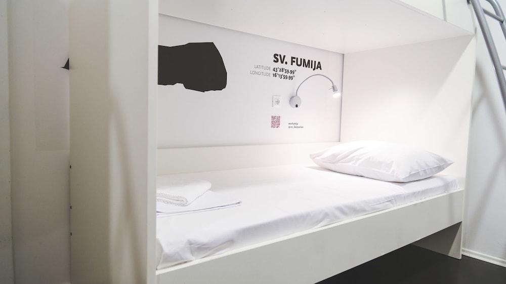 Design Hostel 101 Dalmatinac Сплит Екстериор снимка