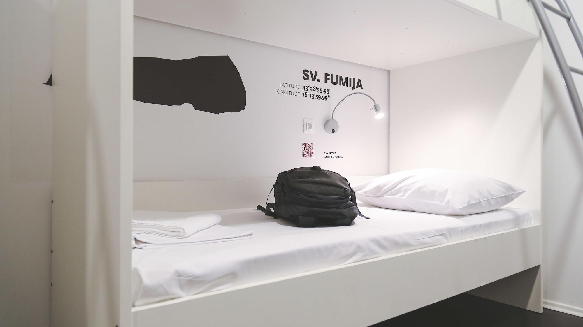 Design Hostel 101 Dalmatinac Сплит Екстериор снимка